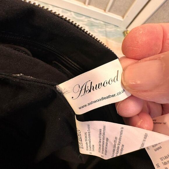 Ashwood Leather Handbag - Picture 5 of 9